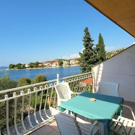 Apartment Iva-3 *