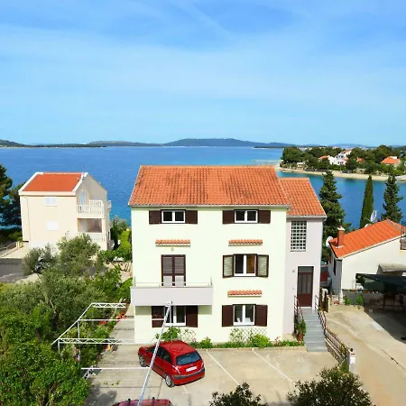 Iva-3 Apartment *